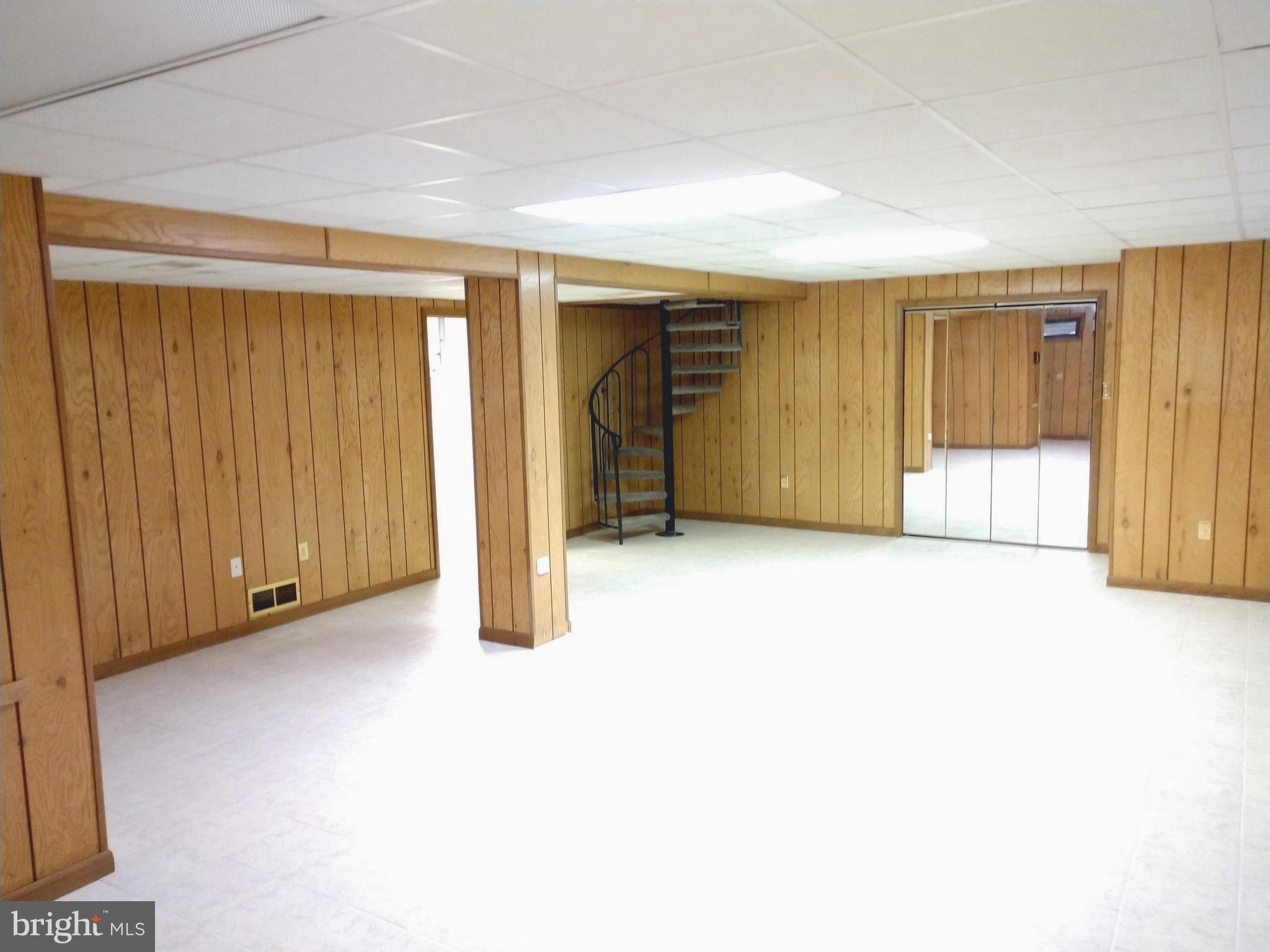 323 Mt Penn Road Reading, PA 19607 - Photo 53 of 75 In Law - Game Room/ Recreation room LL