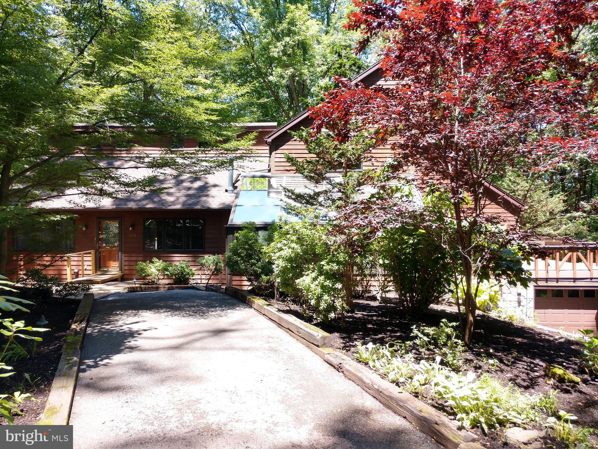 323 Mt Penn Road Reading, PA 19607 - Photo 65 of 75 In Law suite Entrance and drive.