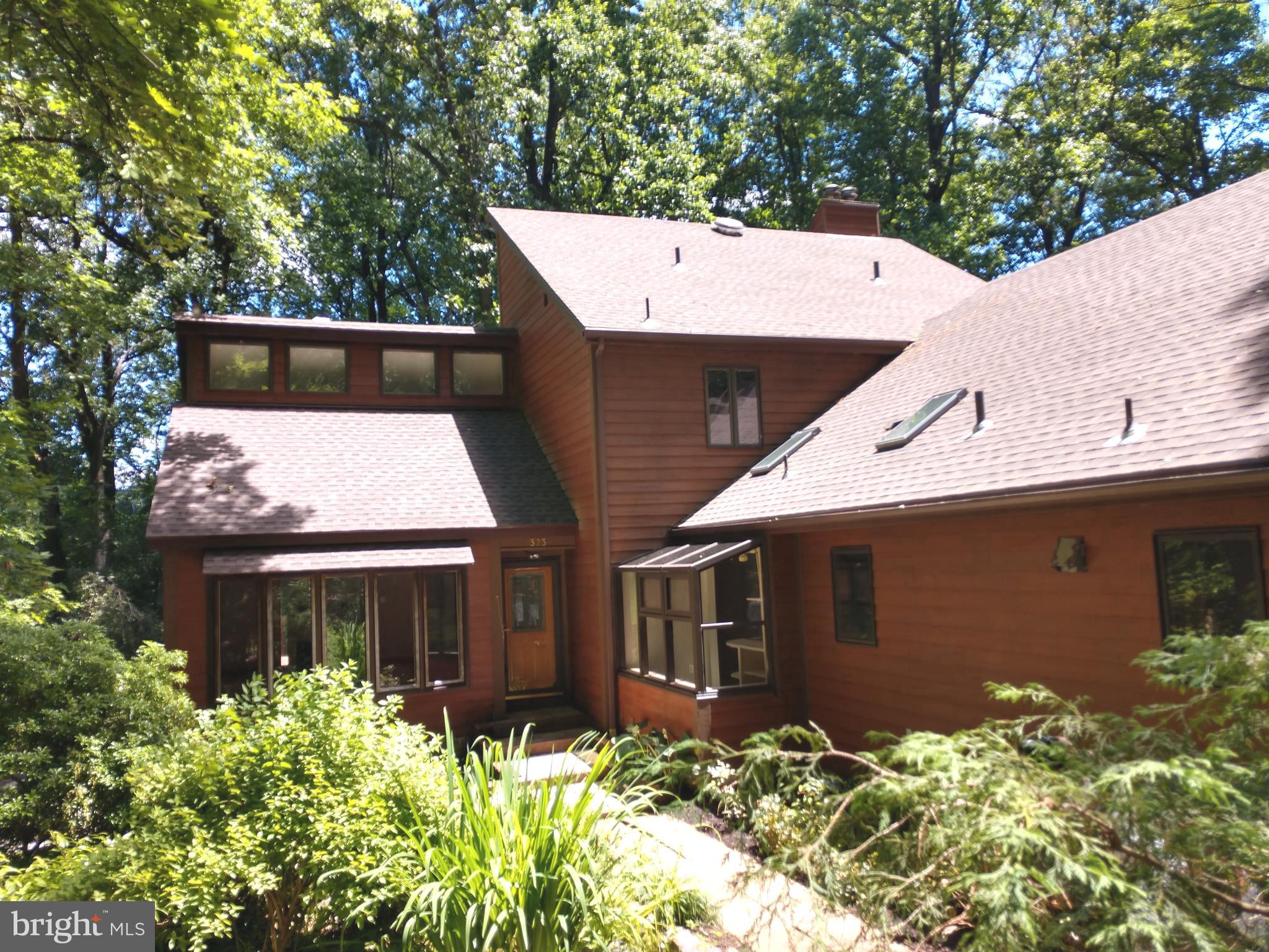 323 Mt Penn Road Reading, PA 19607 - Photo 67 of 75 Front view of Home