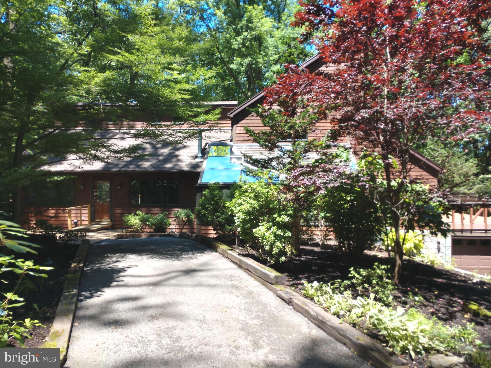323 Mt Penn Road Reading, PA 19607 - Photo 71 of 75 In Law suite Entrance and drive.