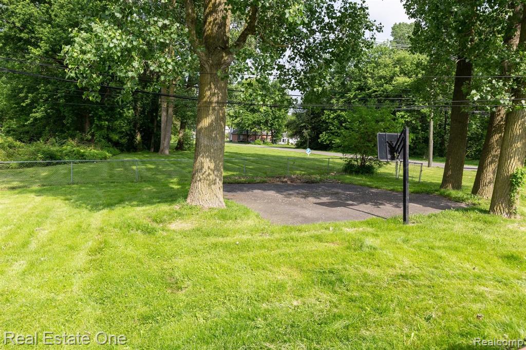 9575 Beech Daly Road Taylor, MI 48180 - Photo 32 of 33