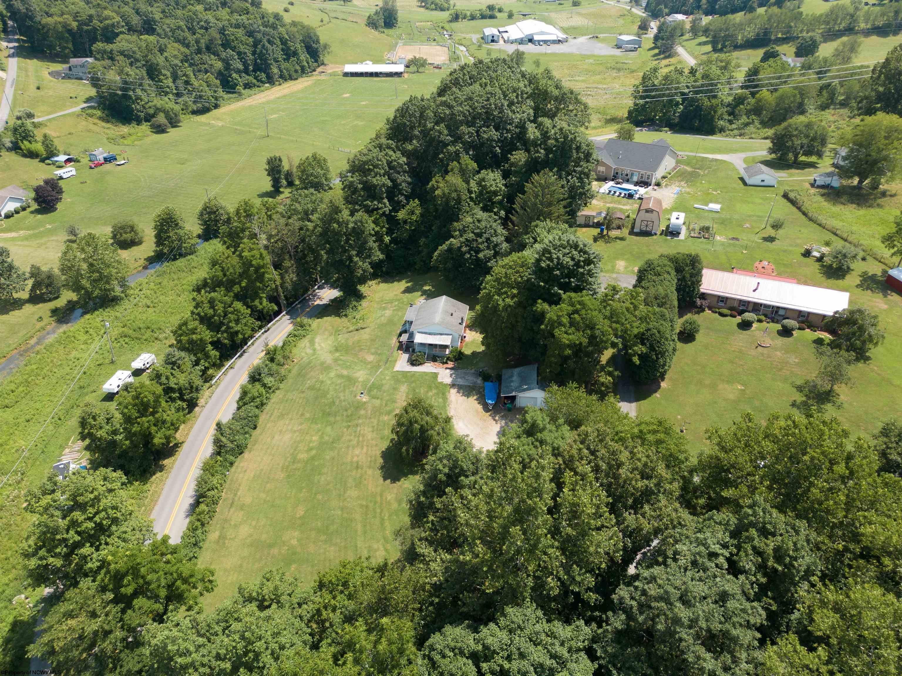 4183 Corbin Branch Road Bridgeport, WV 26330 - Photo 4 of 22 Gallery Image 4