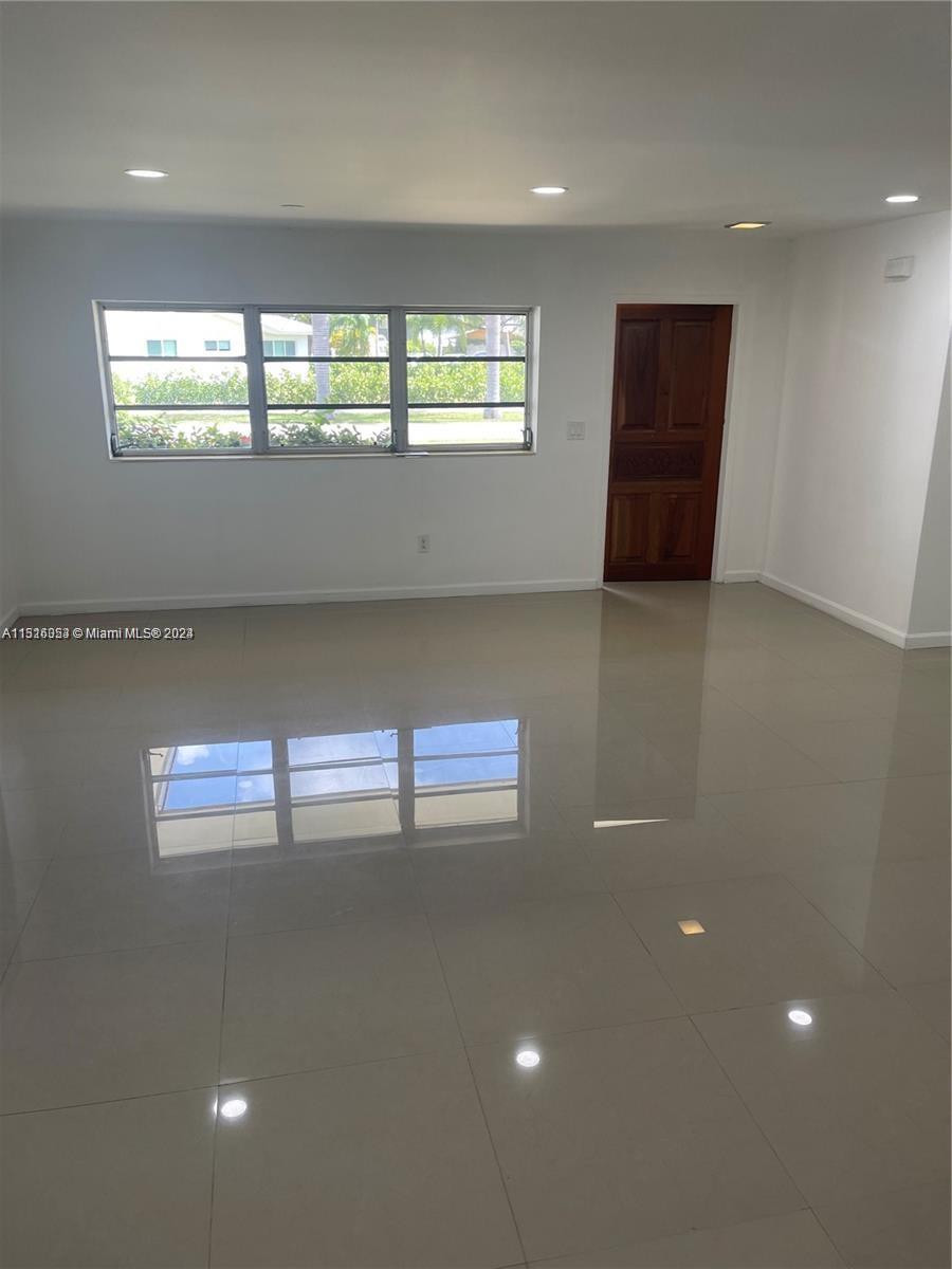 Keystone Point North Miami, FL 33181 - Photo 12 of 14 a view of room and window