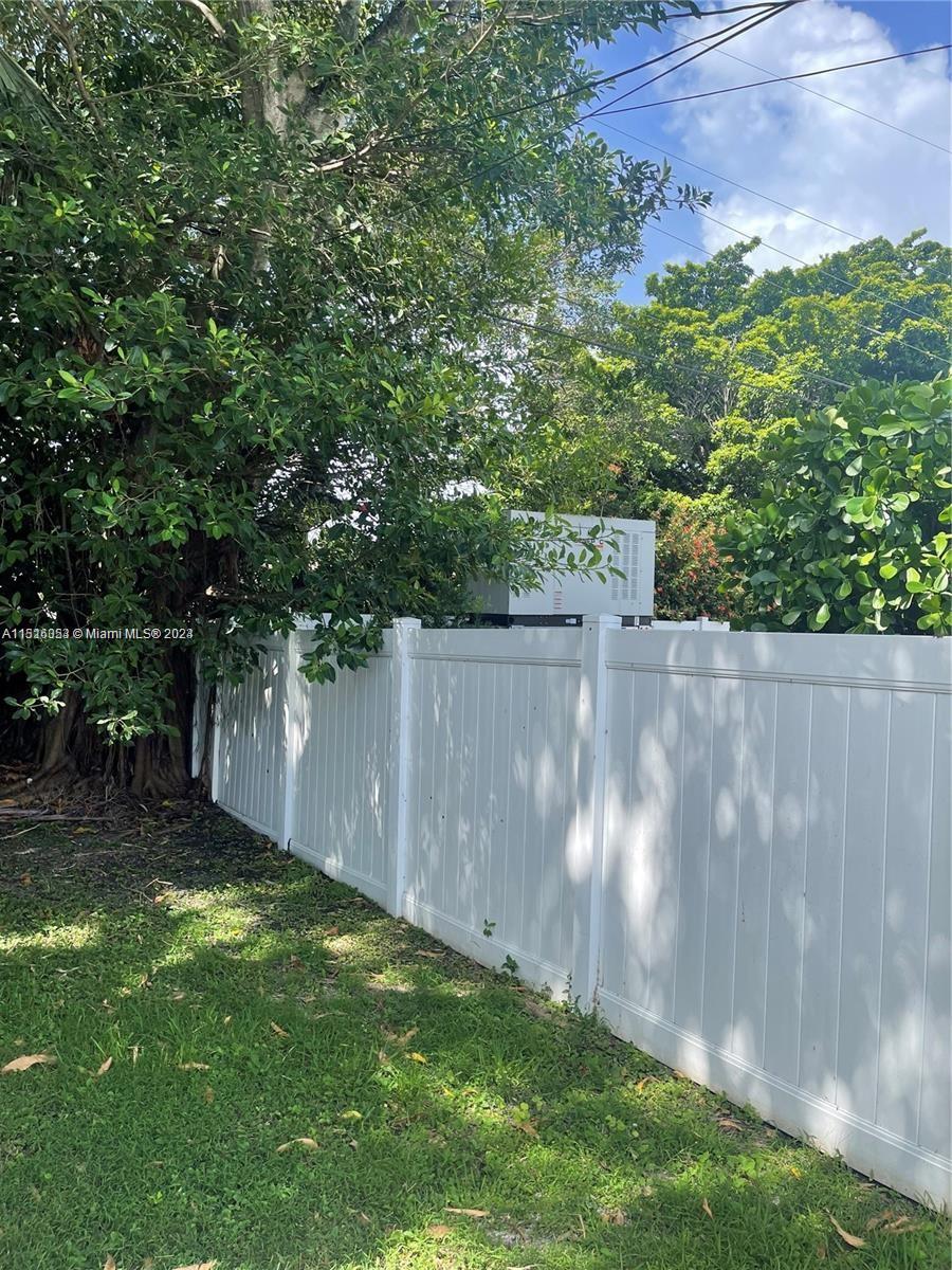 Keystone Point North Miami, FL 33181 - Photo 14 of 14 a view of backyard with tree
