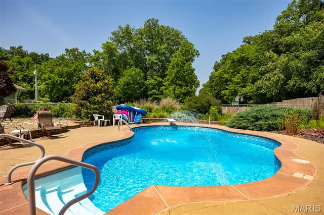 $295,000 | 879 Old Quarry Trail, Litchfield, IL 62056