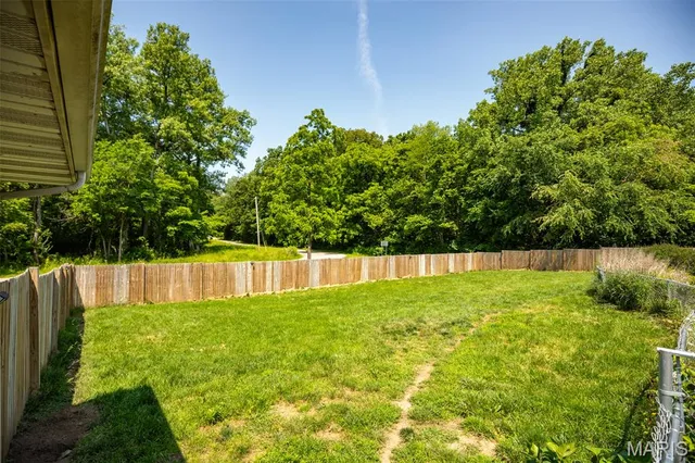 $295,000 | 879 Old Quarry Trail, Litchfield, IL 62056