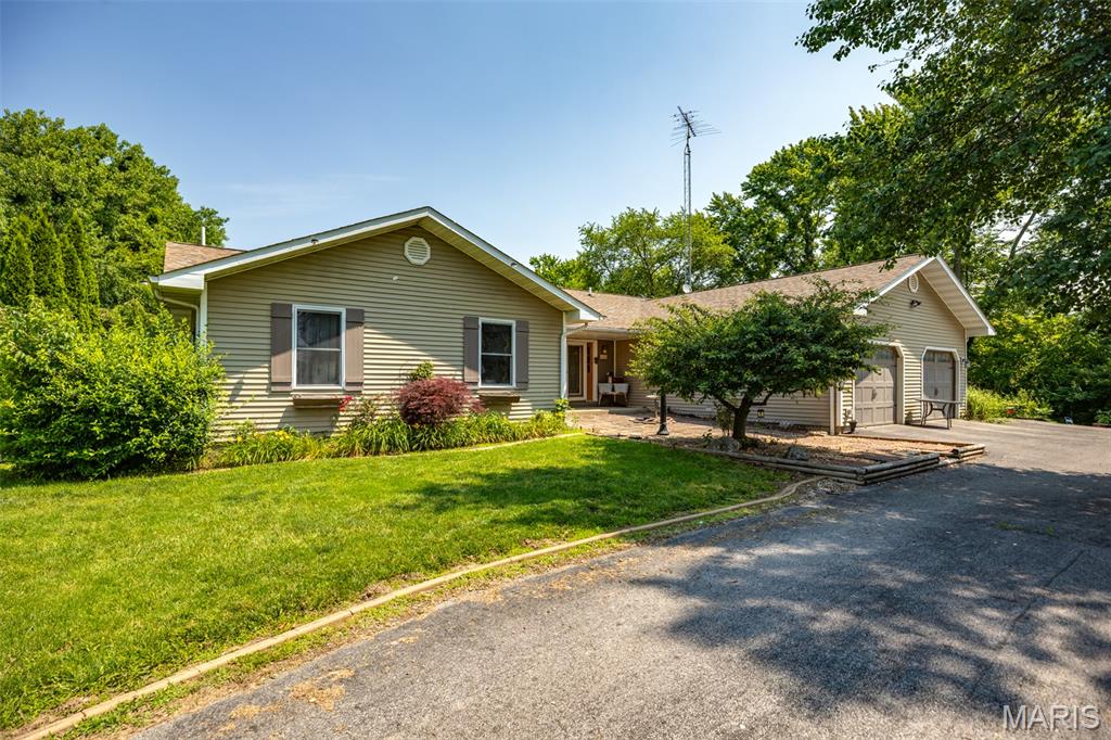 879 Old Quarry Trail Litchfield, IL 62056 - Photo 44 of 45