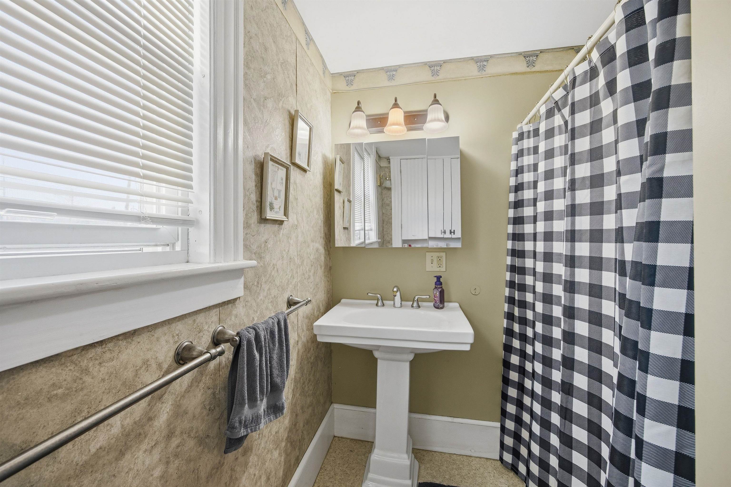 1 Morrison Avenue Tilton, NH 03276 - Photo 14 of 53
