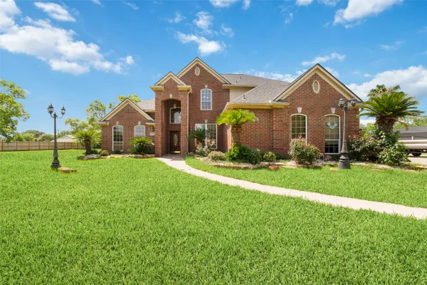 $689,000 | 1513 County Road 149, Alvin, TX 77511