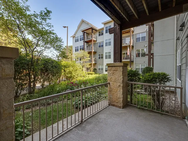 $299,000 | 1900 Rush Lake Trail, Unit 112, New Brighton, MN 55112