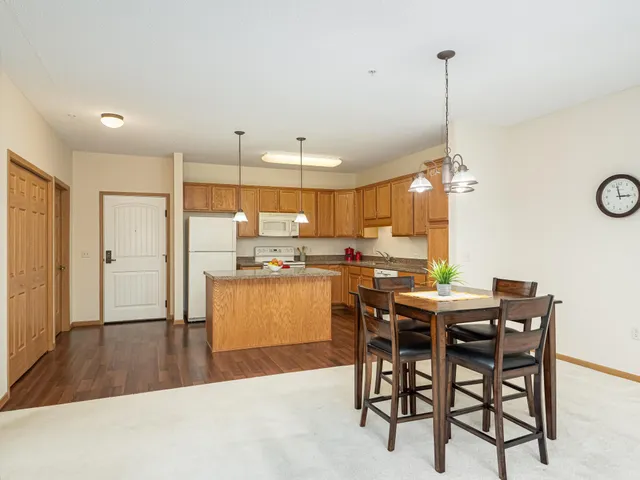 $299,000 | 1900 Rush Lake Trail, Unit 112, New Brighton, MN 55112