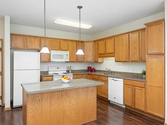 $299,000 | 1900 Rush Lake Trail, Unit 112, New Brighton, MN 55112