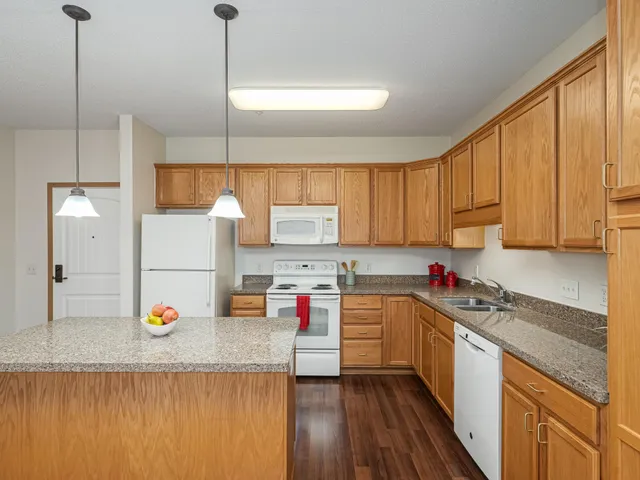 $299,000 | 1900 Rush Lake Trail, Unit 112, New Brighton, MN 55112