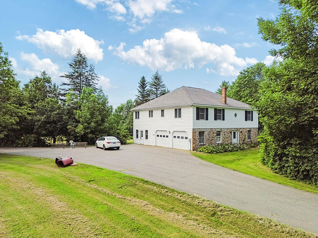 430 Gorden Road Readfield, ME 04355 - Photo 4 of 42 Driveway View