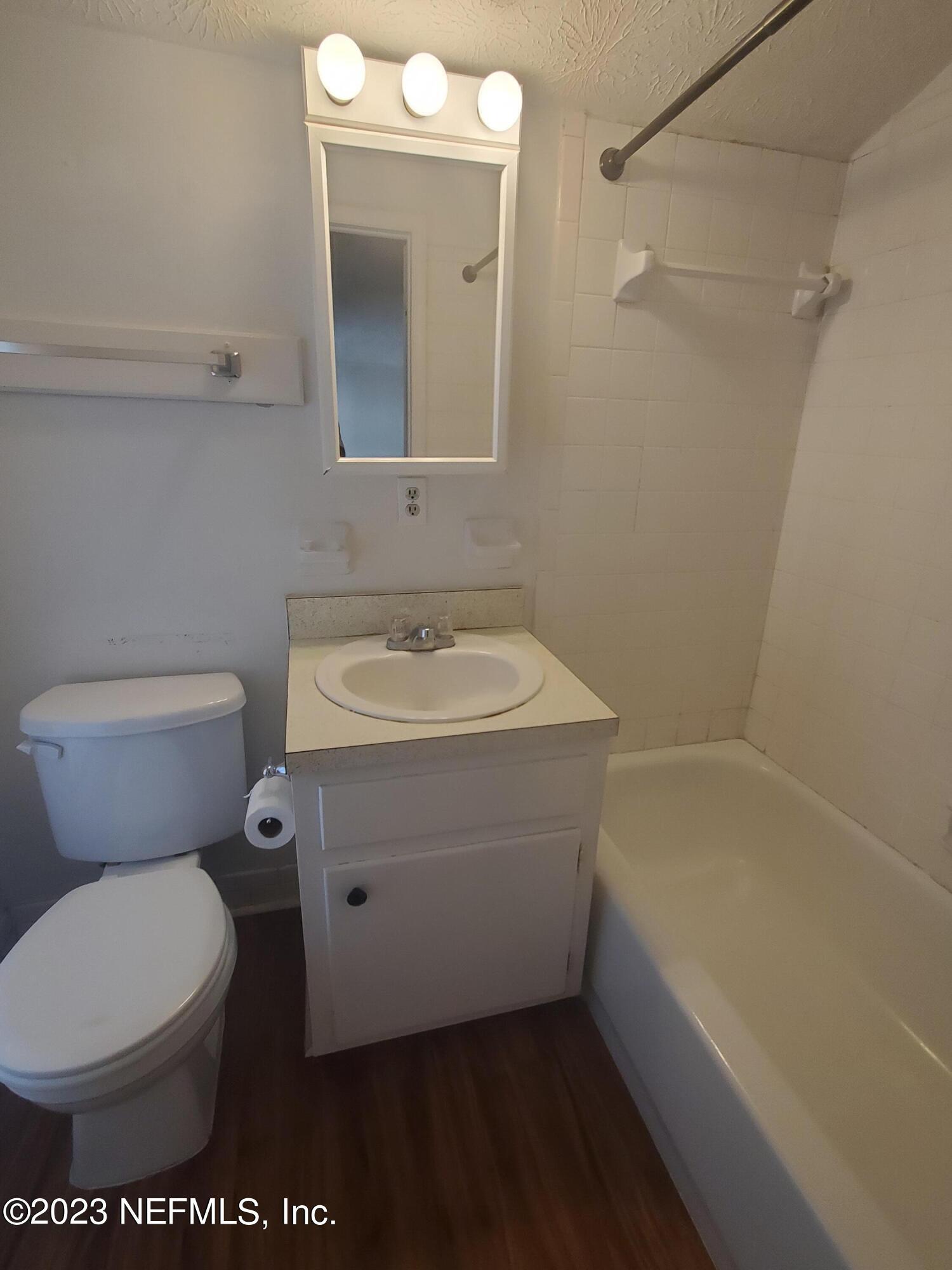3114 Riverside Avenue Jacksonville, FL 32205 - Photo 9 of 17 bath
