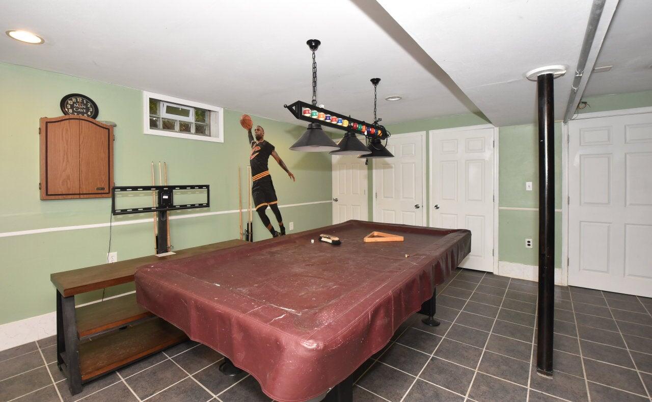 4935 North 88th Street Milwaukee, WI 53225 - Photo 12 of 19 pool table