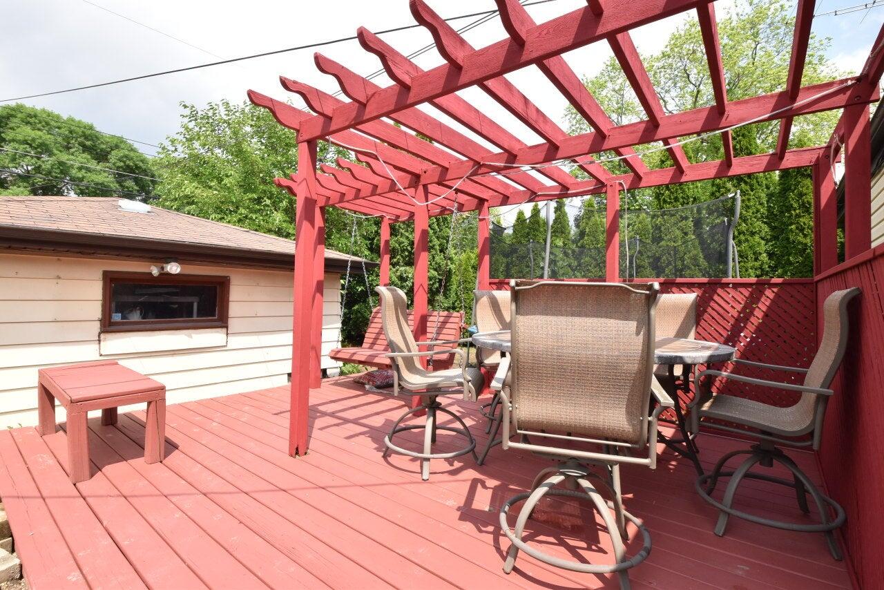 4935 North 88th Street Milwaukee, WI 53225 - Photo 17 of 19 deck