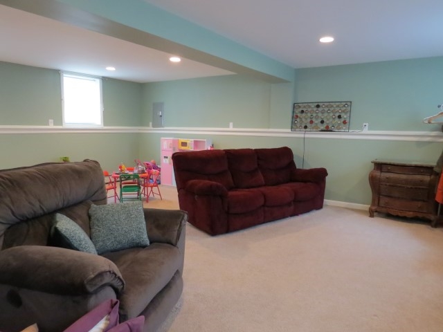 9 Garvin Road Derry, NH 03038 - Photo 14 of 25
