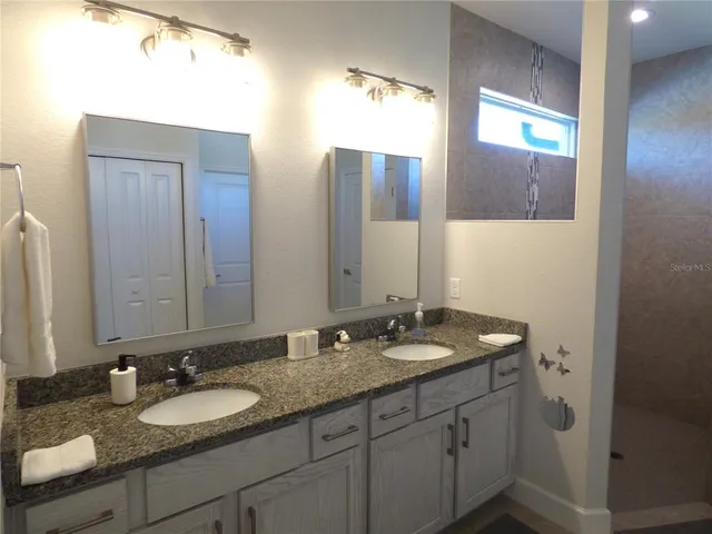 a bathroom with a toilet