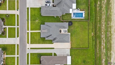 $619,000 | 2121 Silverstone Avenue, Port Allen, LA 70767