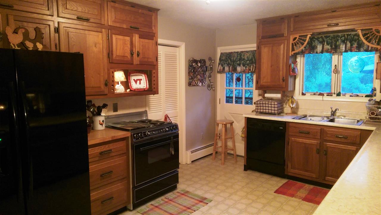 1206 Pinehurst Road Staunton, VA 24401 - Photo 5 of 17 Gallery Image 5