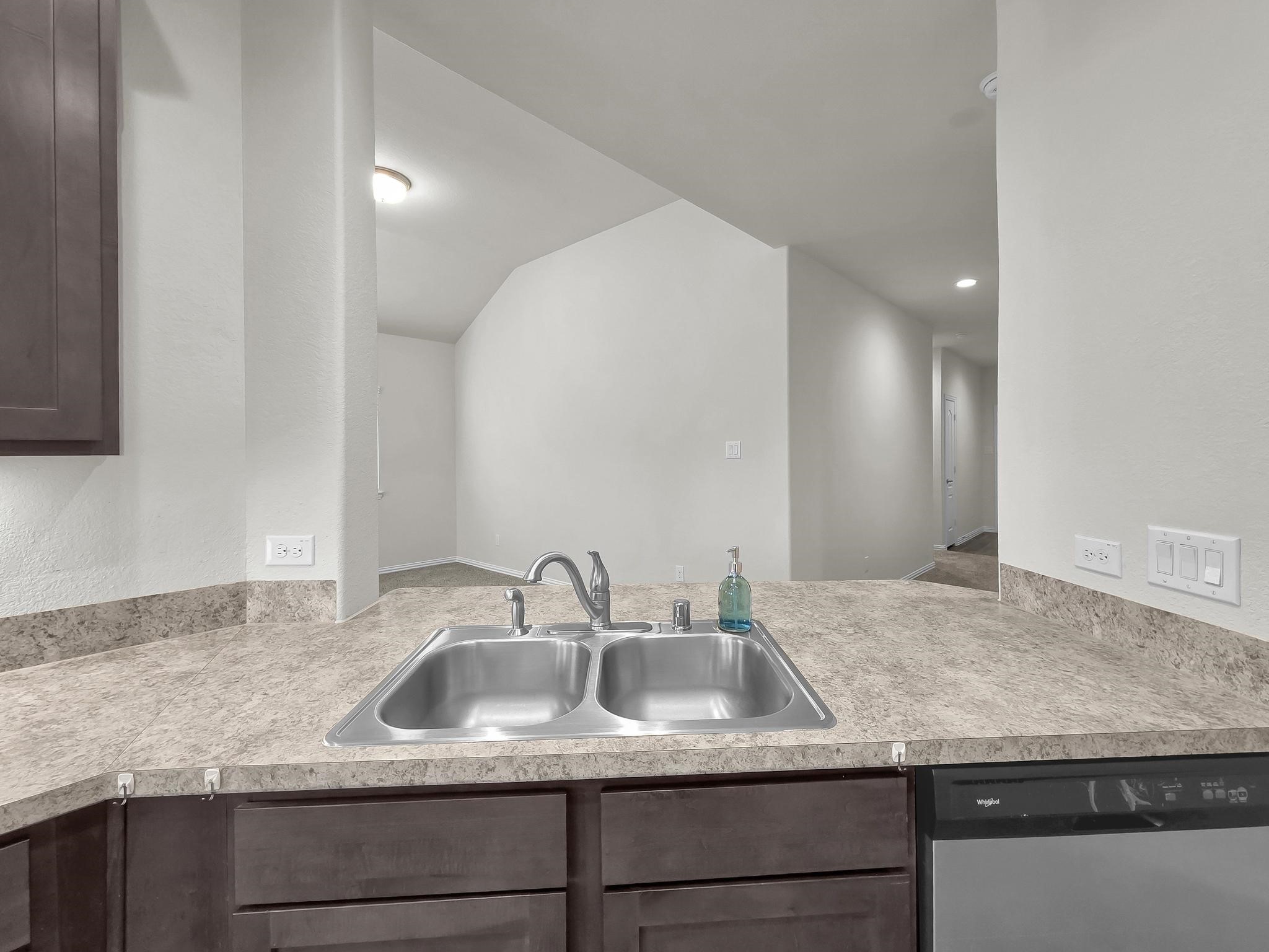 398 Shoreview Drive Conroe, TX 77303 - Photo 11 of 33