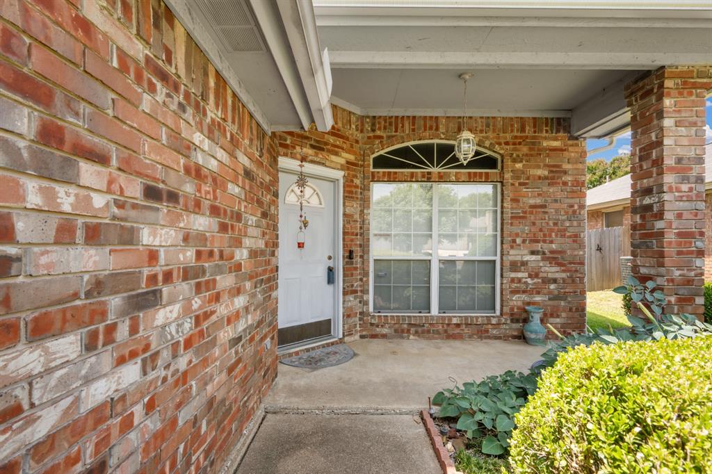 7408 Cross Ridge Circle Fort Worth, TX 76120 - Photo 2 of 24 Welcome home!