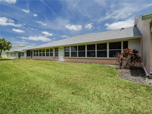 $2,000 | 847 Lake Orchid Circle, Vero Beach, FL 32962