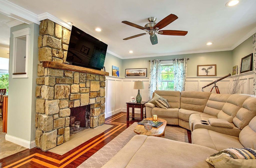 46 Channing Road Narragansett, RI 02882 - Photo 14 of 45