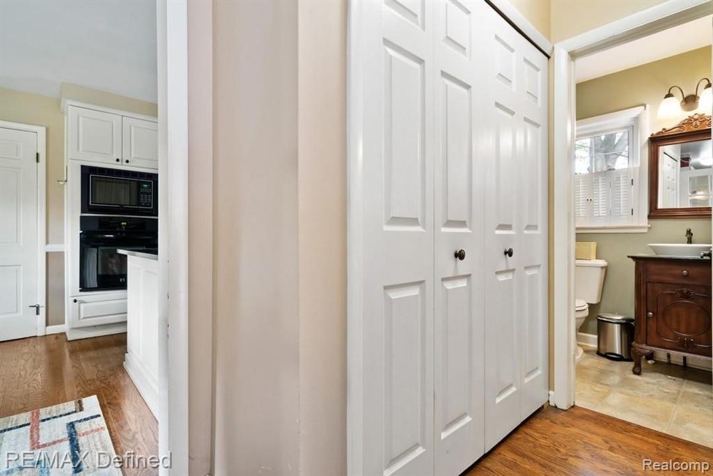 498 Willow Tree Lane Rochester Hills, MI 48306 - Photo 20 of 39