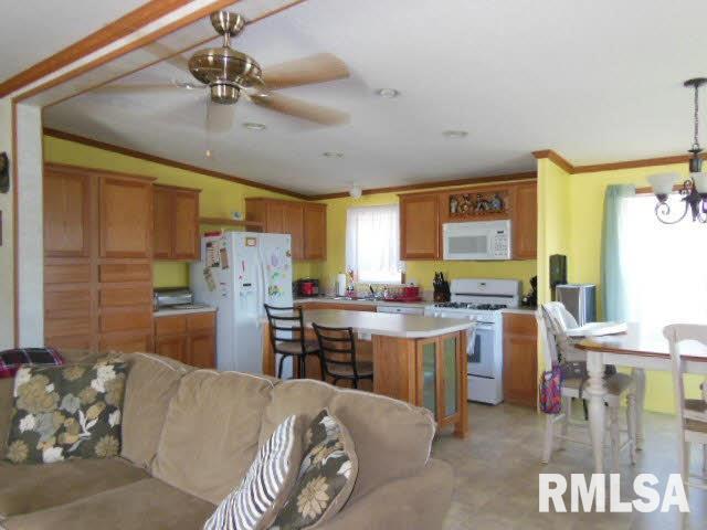 905 Sunset Road Southwest Clay City, IL 62824 - Photo 4 of 26 Gallery Image 4