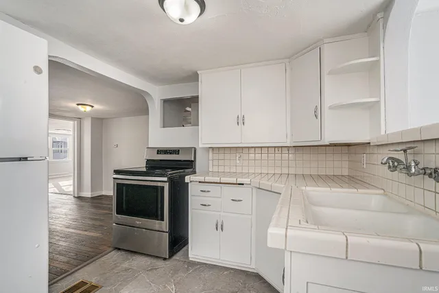 $129,000 | 1339 East Bowman Street, South Bend, IN 46613