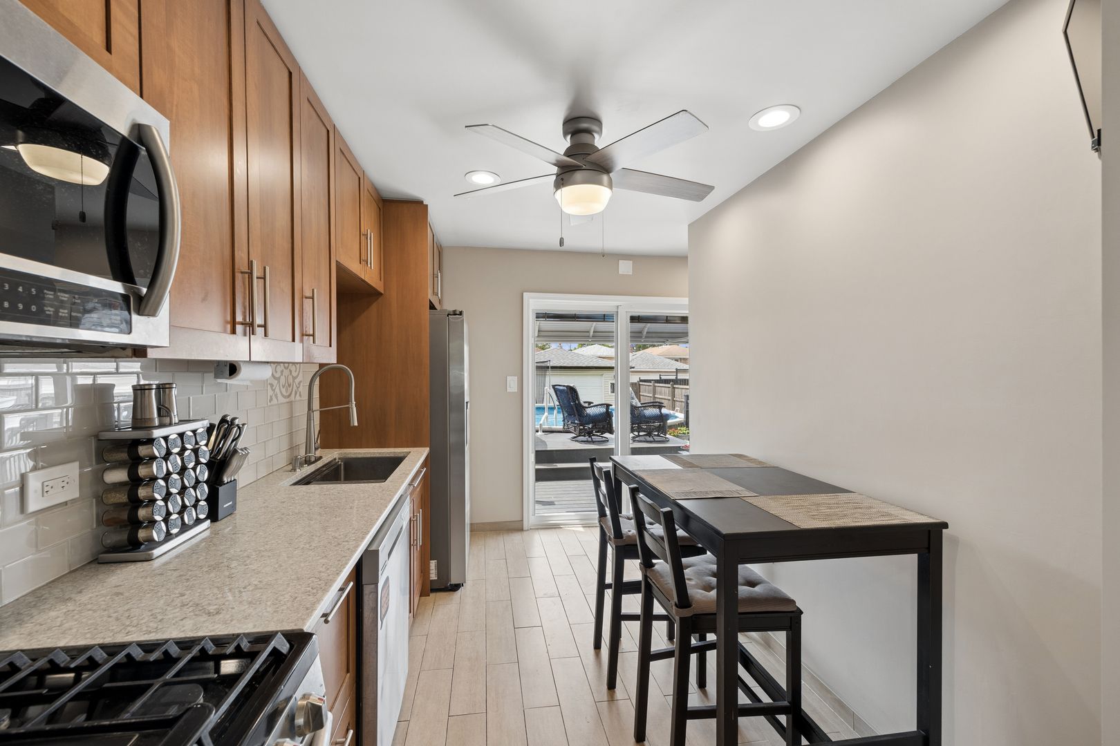 3933 West 85th Place Chicago, IL 60652 - Photo 10 of 24