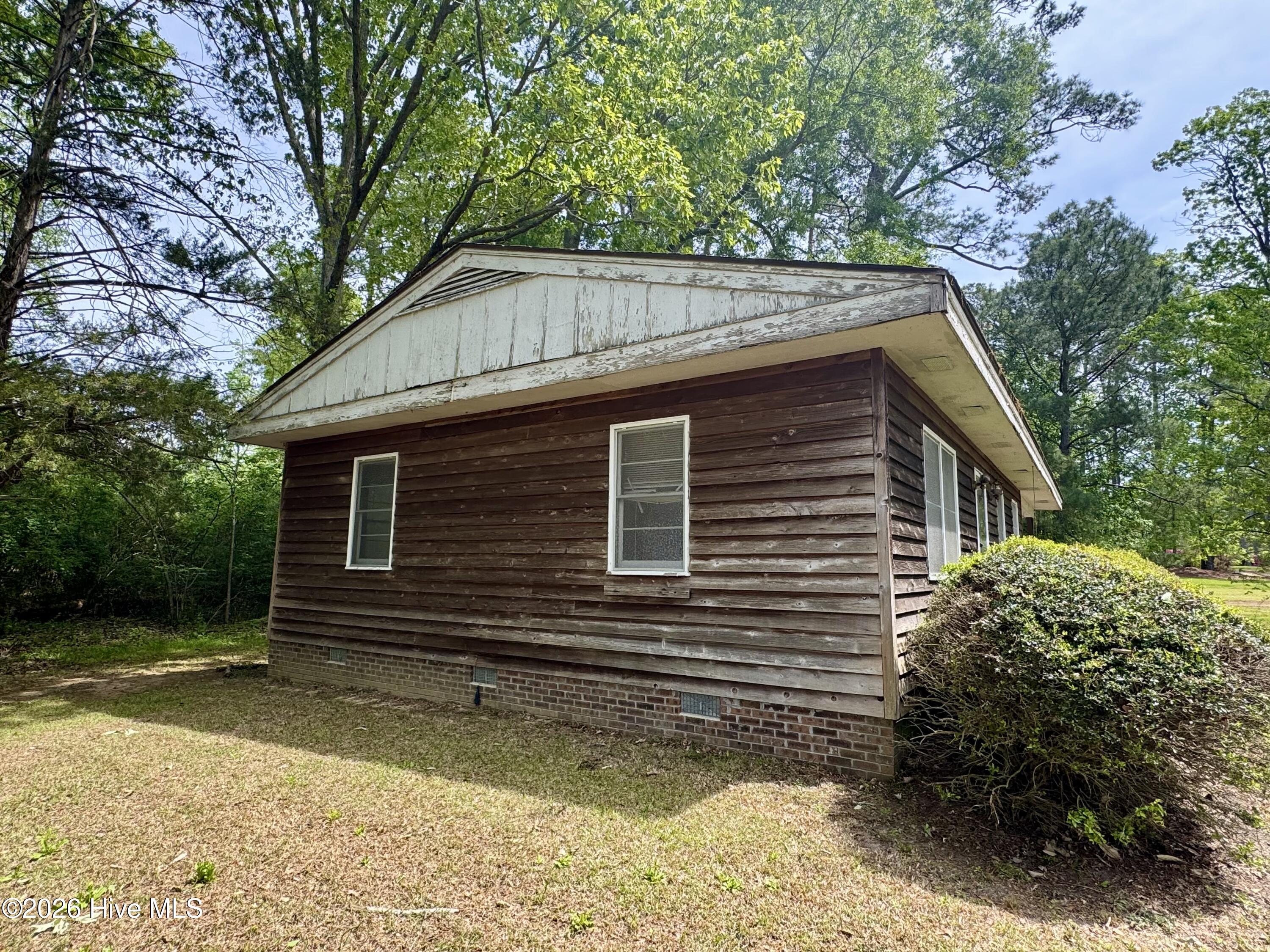 1644 Smyrna Road Whiteville, NC 28472 - Photo 4 of 17 Left Side