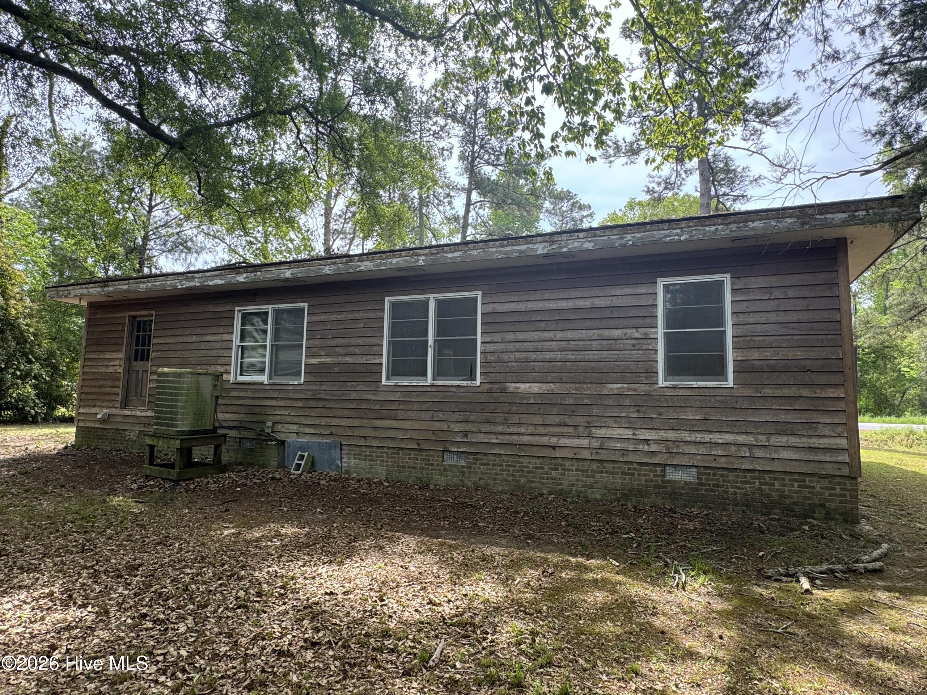 1644 Smyrna Road Whiteville, NC 28472 - Photo 5 of 17 Back of House