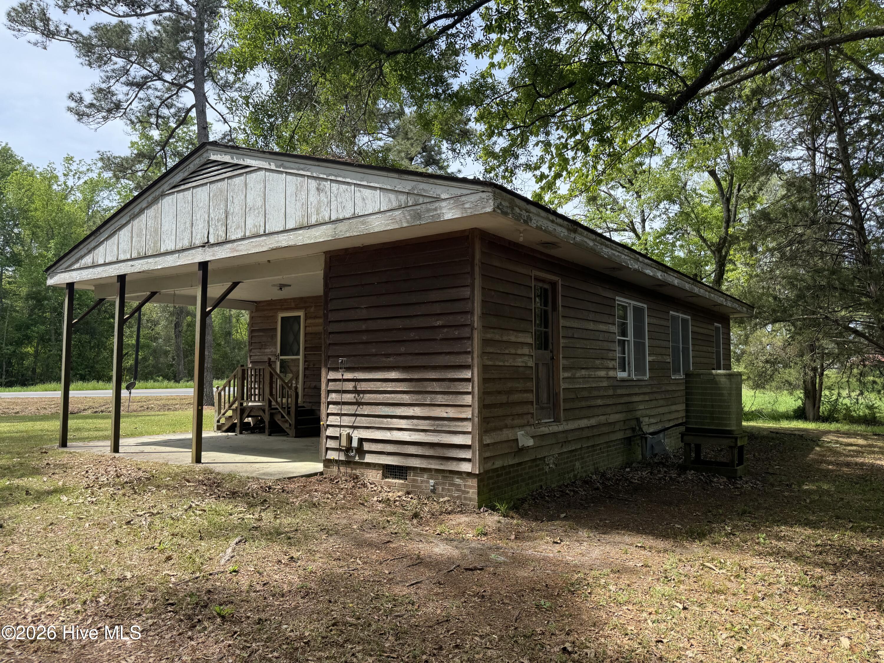 1644 Smyrna Road Whiteville, NC 28472 - Photo 6 of 17 Right Side