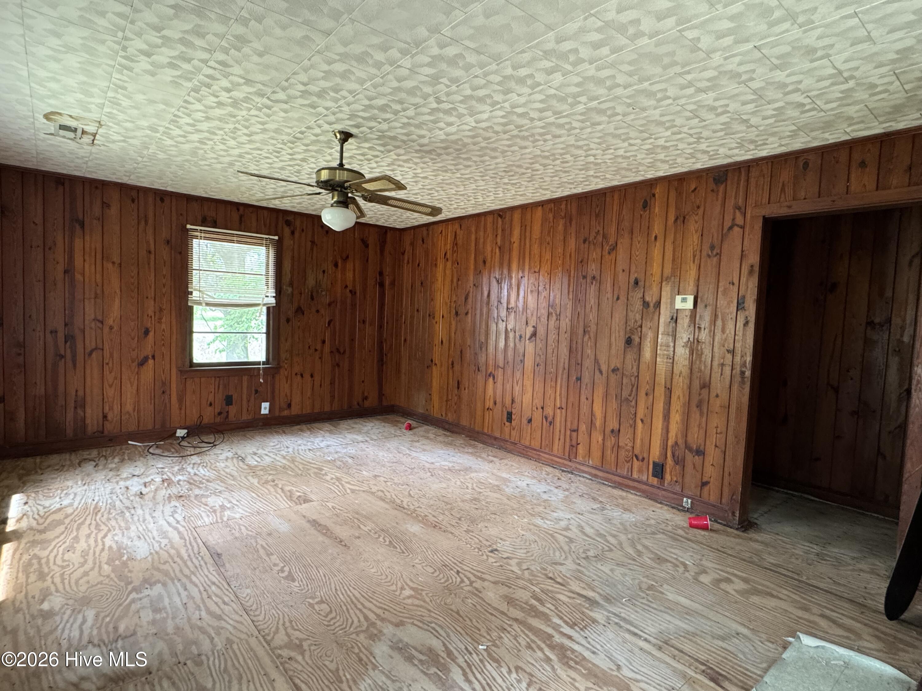 1644 Smyrna Road Whiteville, NC 28472 - Photo 9 of 17 Living Room