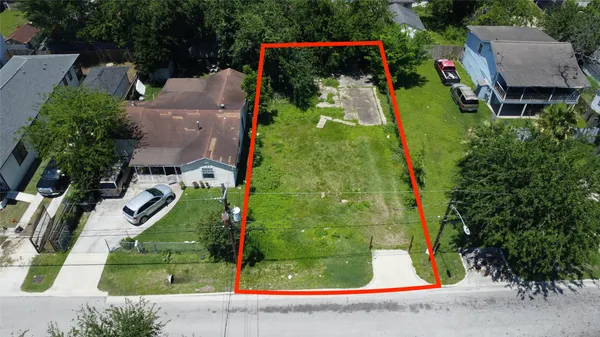 $370,000 | 1209 East 27th Street, Houston, TX 77009