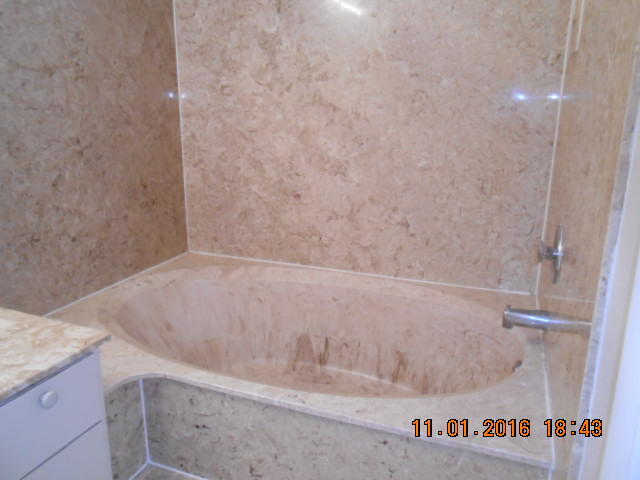 23 Crossings Circle, Unit E Boynton Beach, FL 33435 - Photo 7 of 15 a view of a bathtub in bathroom