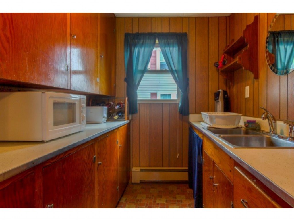 54 Washington Street Rochester, NH 03867 - Photo 13 of 22