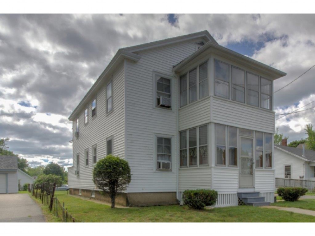 54 Washington Street Rochester, NH 03867 - Photo 3 of 22