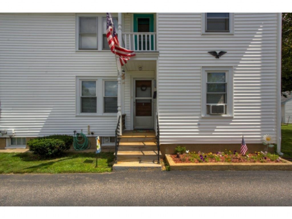 54 Washington Street Rochester, NH 03867 - Photo 4 of 22