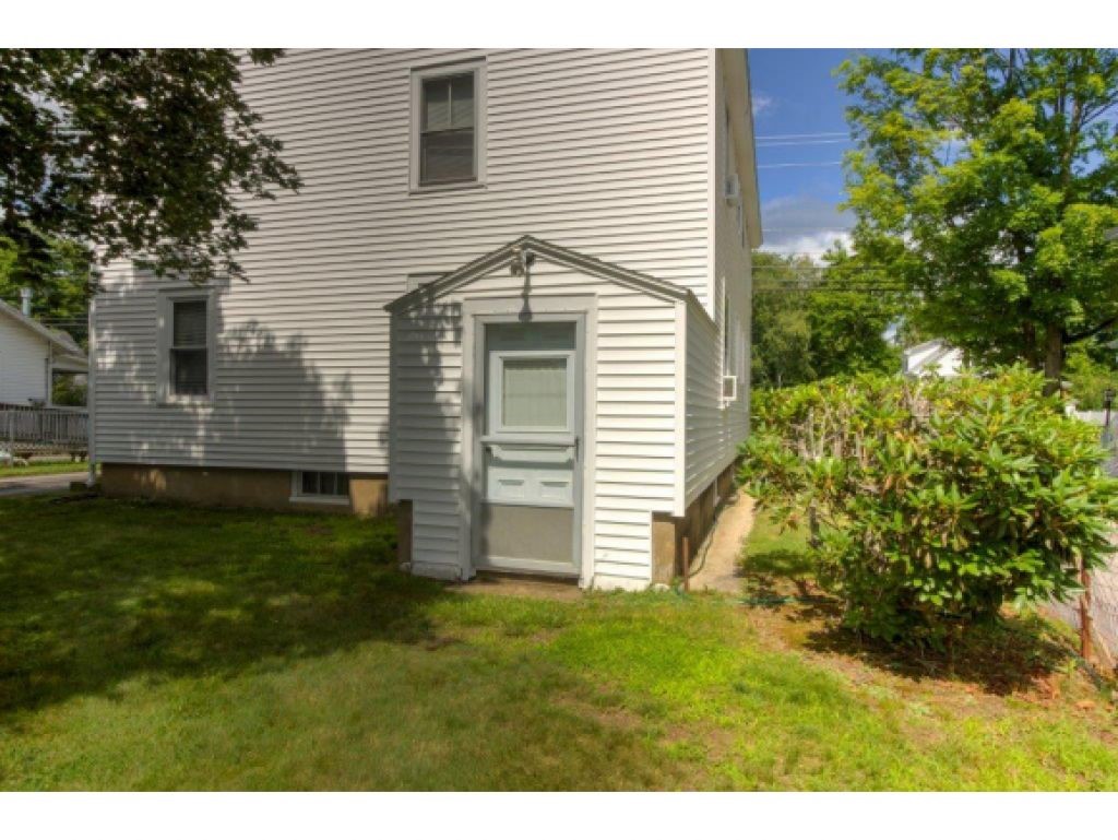 54 Washington Street Rochester, NH 03867 - Photo 5 of 22