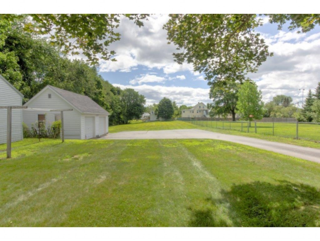 54 Washington Street Rochester, NH 03867 - Photo 8 of 22
