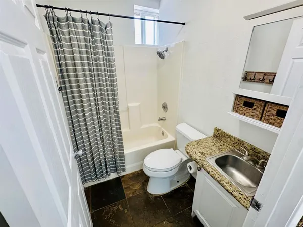 $2,200 | 705 North Ditmar Street, Unit 2, Oceanside, CA 92054