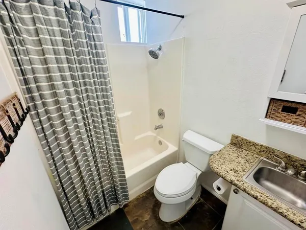 $2,200 | 705 North Ditmar Street, Unit 2, Oceanside, CA 92054