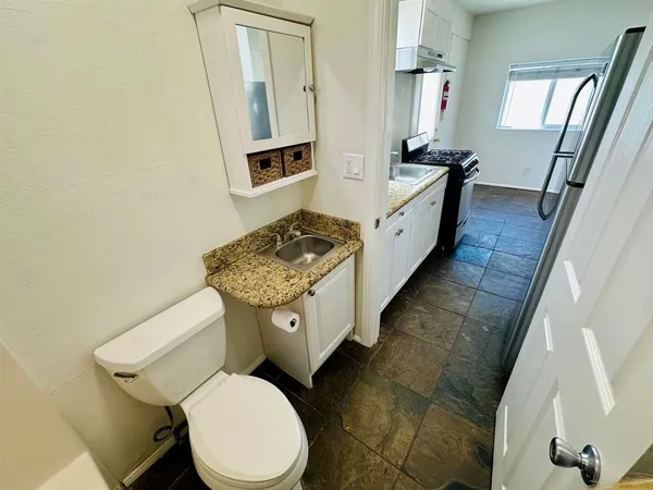 $2,200 | 705 North Ditmar Street, Unit 2, Oceanside, CA 92054