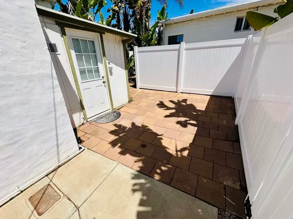 $2,200 | 705 North Ditmar Street, Unit 2, Oceanside, CA 92054