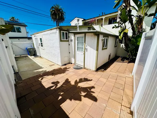 $2,200 | 705 North Ditmar Street, Unit 2, Oceanside, CA 92054