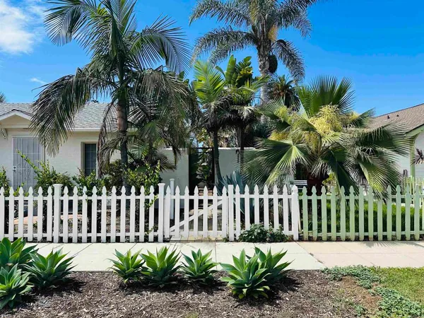 $2,200 | 705 North Ditmar Street, Unit 2, Oceanside, CA 92054